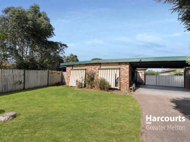 Exceptional Family Living on a Massive 1,083m² Approx Allotment