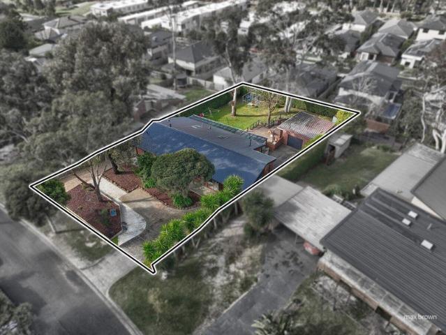 Exceptional Family Living on an Impressive 1,151m² allotment