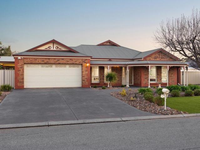 Exceptional Family Living on 1,800sqm of Space & Serenity