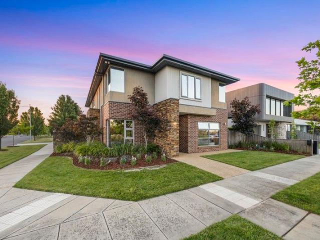Exceptional Family Living Opposite Parklands in Prime Alfredton Location