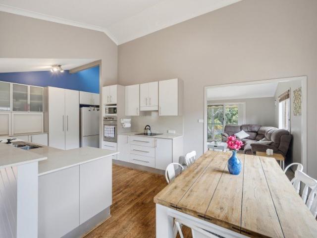 Exceptional Family Living at Shelly Beach SOLD !