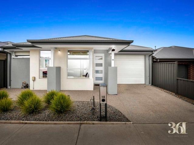 Exceptional Family Living at 18 Tesla Road, Rockbank Perfect for First Home Buyers or Savvy Investors !