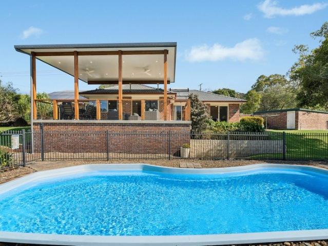 Exceptional Family Living, Horse Friendly Acreage & Stunning Mountain Views