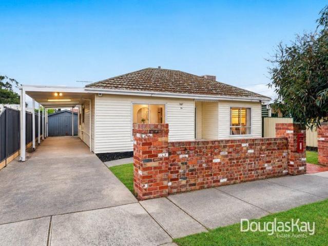 Exceptional Family Living in a Coveted Ardeer Pocket