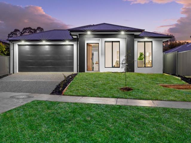 Exceptional Family Living in a Peaceful Brown Hill Setting