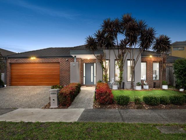 EXCEPTIONAL FAMILY LIVING IN A PRIME LOCATION