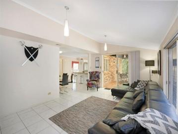 Exceptional Family Living in a Quiet Cul de Sac Location