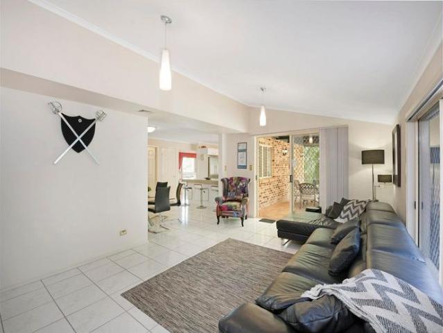 Exceptional Family Living in a Quiet Cul de Sac Location