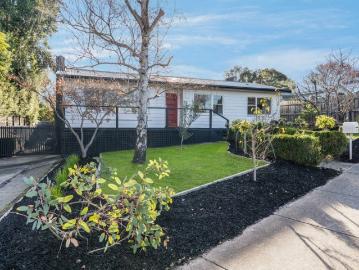 Exceptional Family Living in Prestigious Old Highton