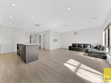 Exceptional Family Living in Prime Truganina Location!