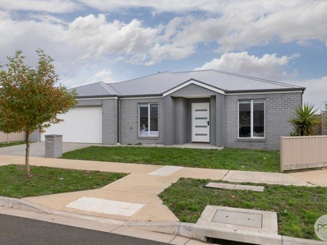 Exceptional Family Living in the Heart of Alfredton