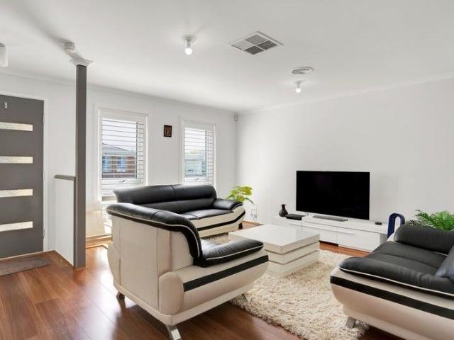 Exceptional Family Living in the Heart of Hoppers Crossing!