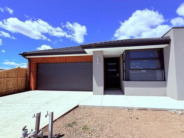 Exceptional Family Living with Contemporary Style in Beveridge