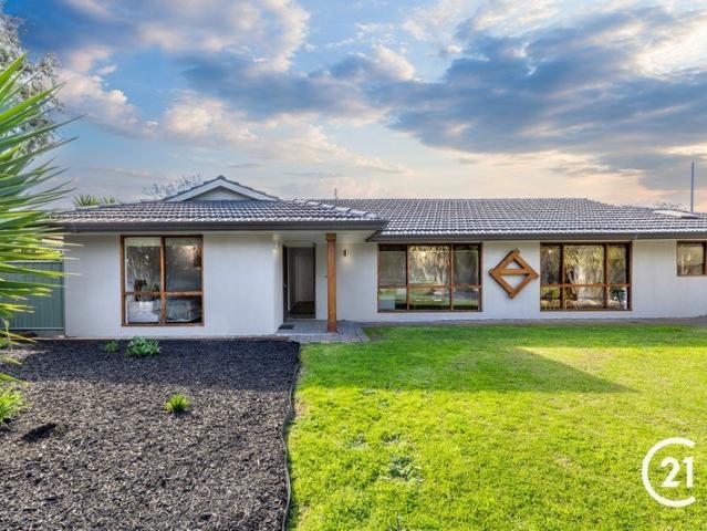Exceptional Family Living with Campaspe River Outlooks