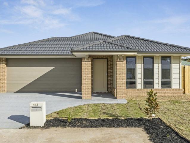 Exceptional Family Living with a Spacious Yard