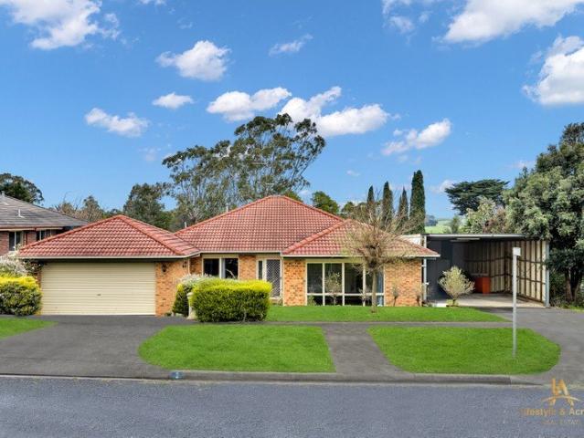 Exceptional Family Living with Space, Comfort & Convenience