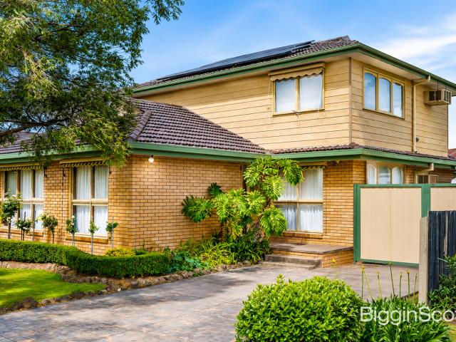 Exceptional Family Living with Space, Style & Modern Comfort in a Prime Wheelers Hill Location!