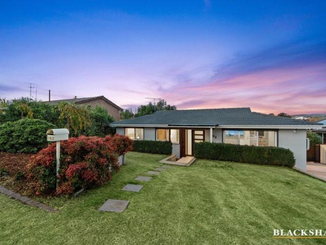 Exceptional Family Living with Space to Entertain & Unwind