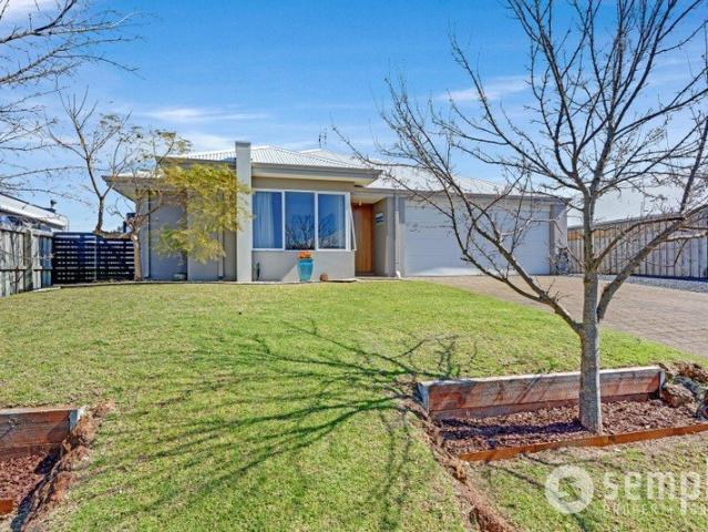 Exceptional Family Living with Space to Enjoy the South West Lifestyle