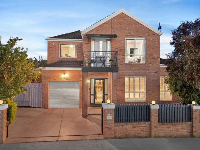 EXCEPTIONAL FAMILY LIVING WITH STYLE, SPACE & MODERN COMFORT!