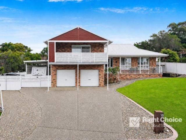 Exceptional Family Living with Room for Every Toy