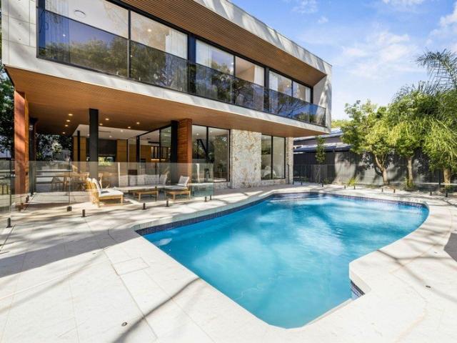 Contemporary luxury immersed in nature