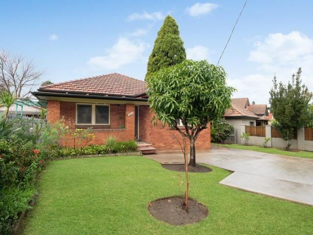 Exceptional Family Space with Outstanding Future Potential on 835sqm