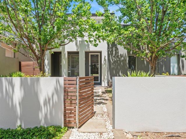 Exceptional Family Residence Idyllic Location