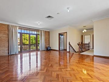 Exceptional Family Residence in a Prime Kings Langley Location