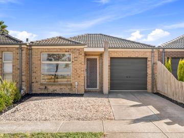 Exceptional Family Residence in Coveted Neighbourhood