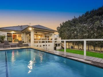 Exceptional Family Residence | Vibrant Coastal Feel