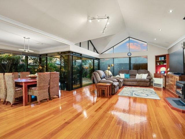 EXCEPTIONAL FAMILY RESIDENCE, WITH EXTENSIVE PARKING OPTIONS AND AN ENTERTAINERS BACKYARD