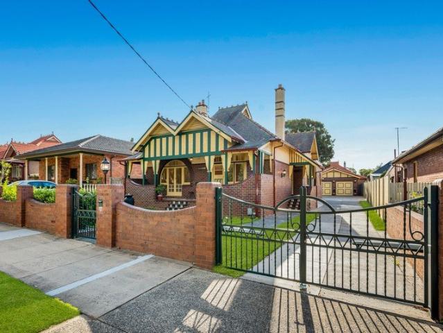 Exceptional Federation Home in a Premier Tree Lined Setting