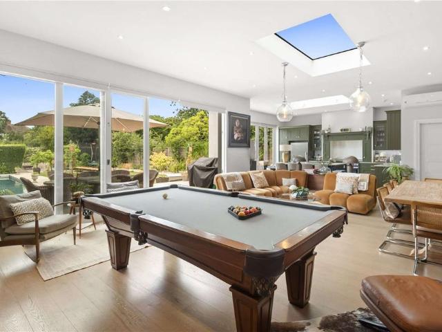 Exceptional five bedroom detached family home with swimming pool