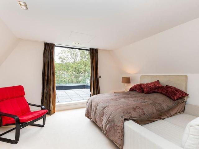 Exceptional five bedroom detached home in Hampstead Garden Suburb, London NW11