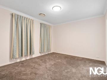 Exceptional Four Bedroom Family Living in the Heart of Stonecutters Ridge!
