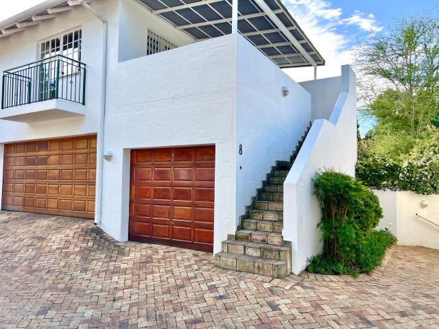 EXCEPTIONAL FULLY FURNISHED ONE BEDROOM APARTMENT IN CRAIGHALL FOR RENTAL