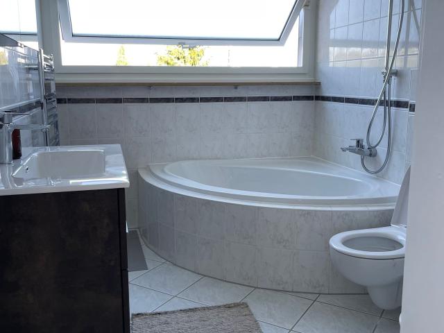 Exceptional furnished attic apartment and Alpine view – 132 sqm in MunichNew home in Munich, Munchen Amsterdam Apartments for Rent