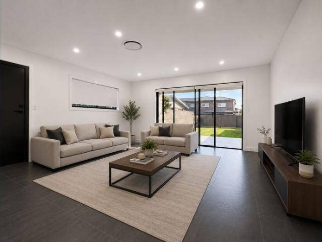 Exceptional Granny Flat with Expansive Backyard!