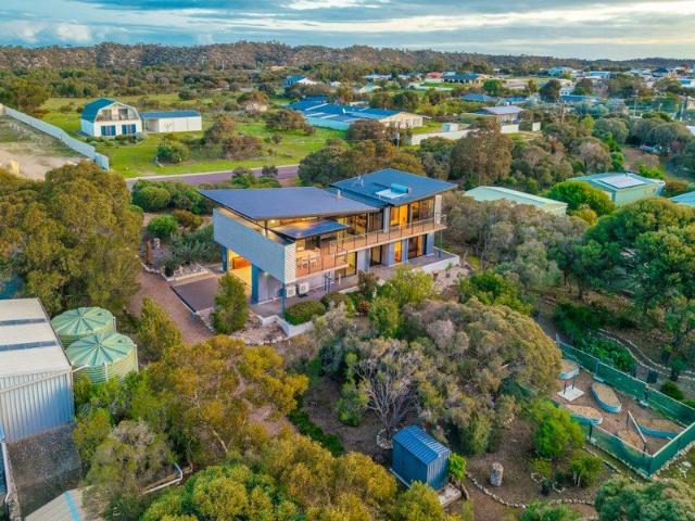 Exceptional Home in Coffin Bay
