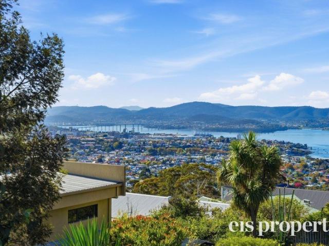 Exceptional Home with Flexible Living and Stunning Panoramic Views