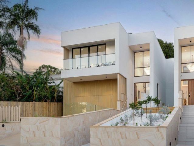 Exceptional House Like Residence with Double Lock Up Garage & Panoramic District Views