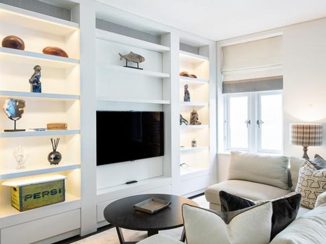 Exceptional Interior Designed Two Bedroom Apartment with Private Terrace | Duke Street, Mayfair