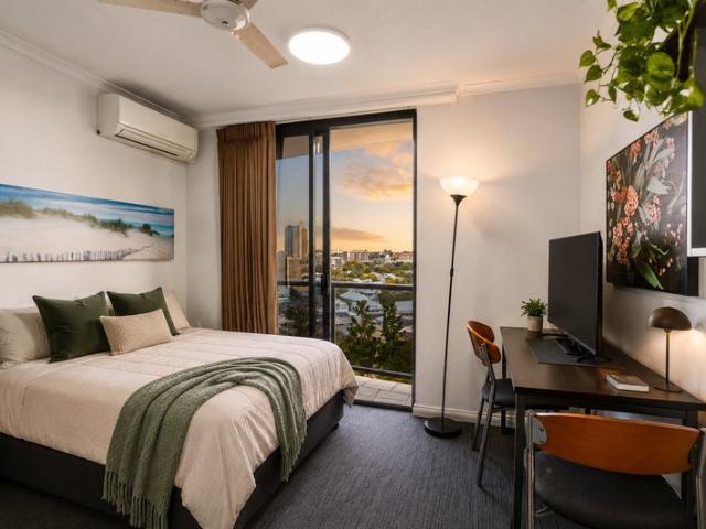 Exceptional Investment Opportunity in Blue Chip Kangaroo Point!