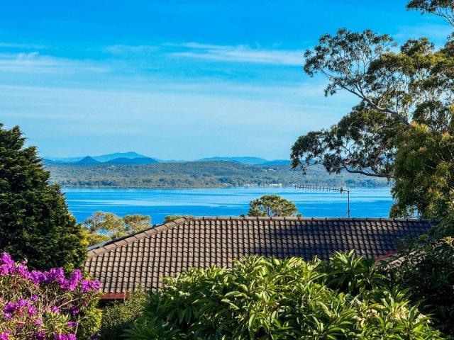 Exceptional Large family home on a 1,700m2 Block