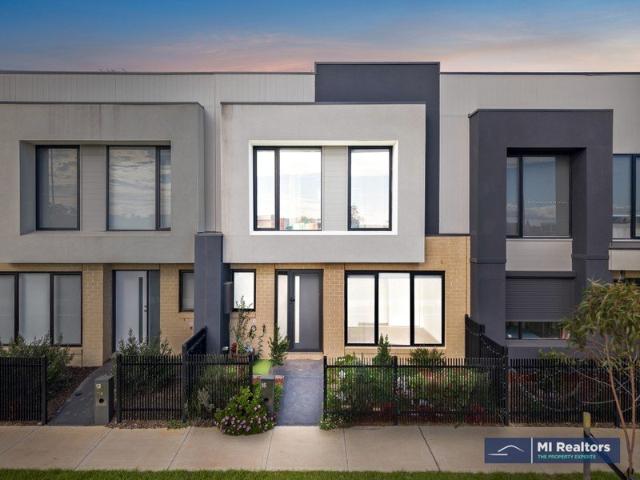 Near New 4 Bedroom Townhouse | The Perfect First Home, Investment or Low Maintenance Lifestyle Choice