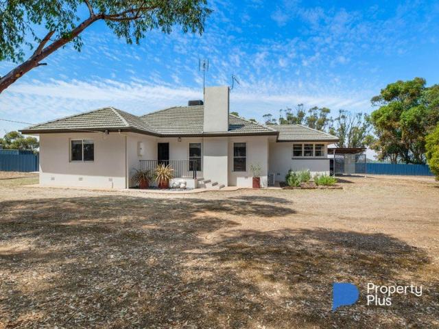 Exceptional Lifestyle Property 4.6 Acres, 4 Bedroom Home & Shedding