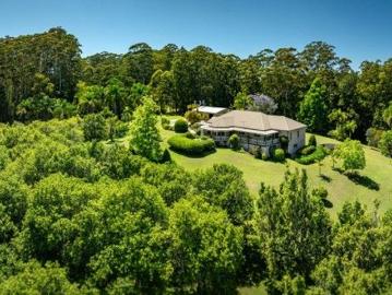 Exceptional lifestyle property, income generating, outstanding views