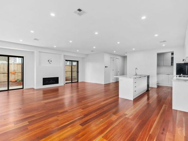 Exceptional Living in Sought After Werribee South! APPLICATIONS NOW OPEN
