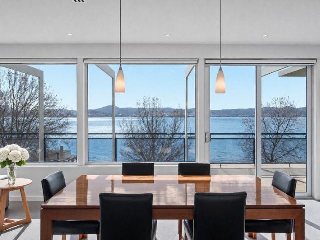 Exceptional living with panoramic views